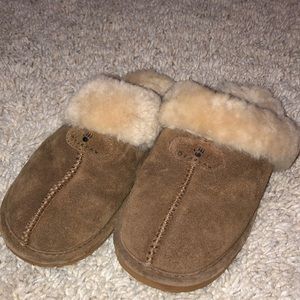 BEARPAW suede and sheepskin slippers